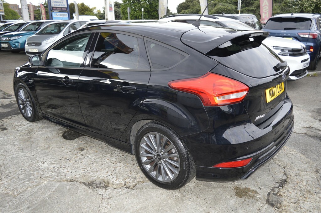 Ford Focus Hatchback 1.0 T Ecoboost St-line 2017 MW17LBA Black #4