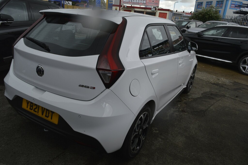 MG MG3 Hatchback 1.5 Vti-tech Exclusive Nav 2021 YB21VDT White #2