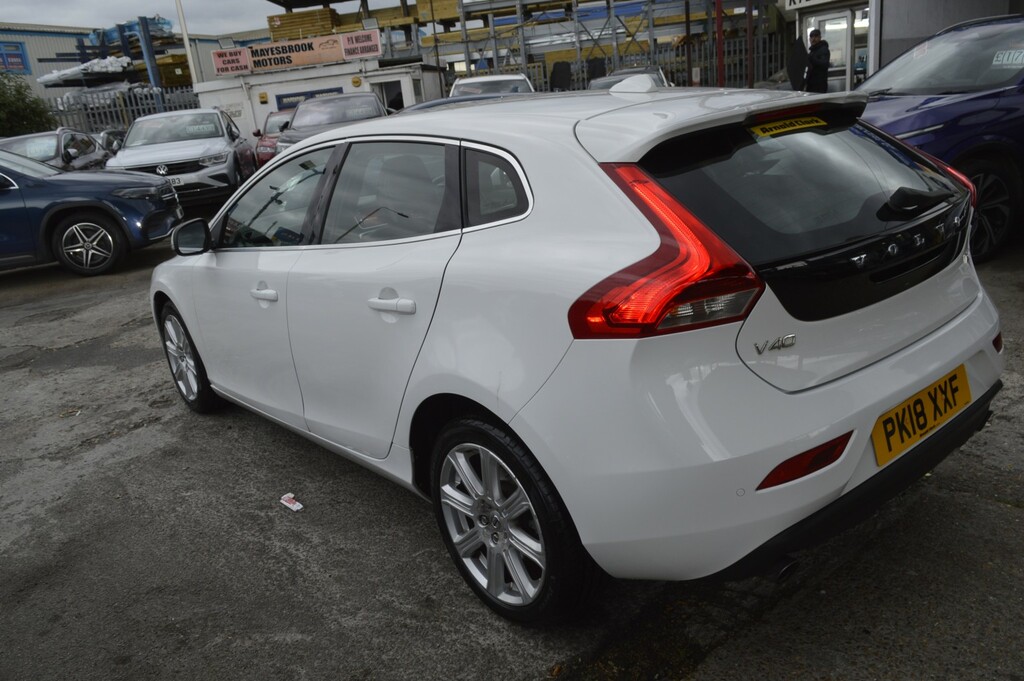 Volvo V40 Hatchback 1.5 Inscription T3 2018 PK18XXF White #4