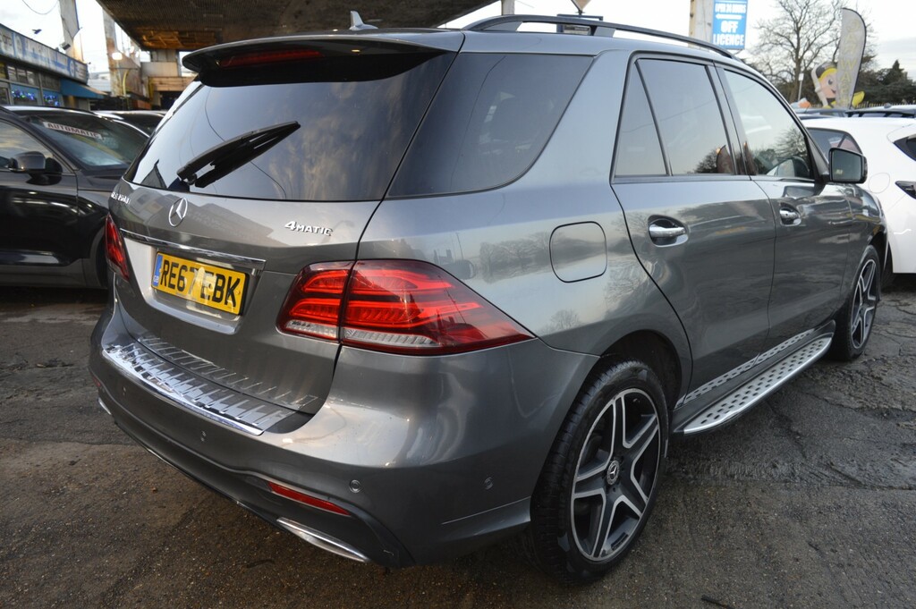 Mercedes-Benz GLE Class Suv 3.0 Gle350d V6 Amg Line 2017 RE67EBK Grey #2