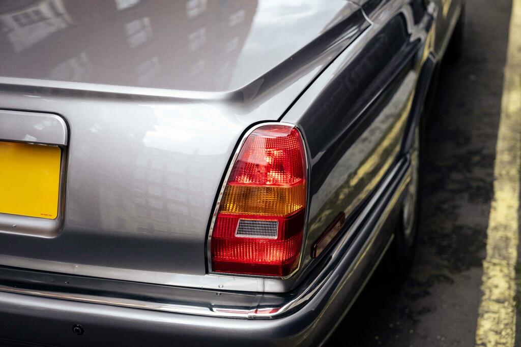 Bentley Azure 6.8 Convertible 422 Gkm 385 Silver #25