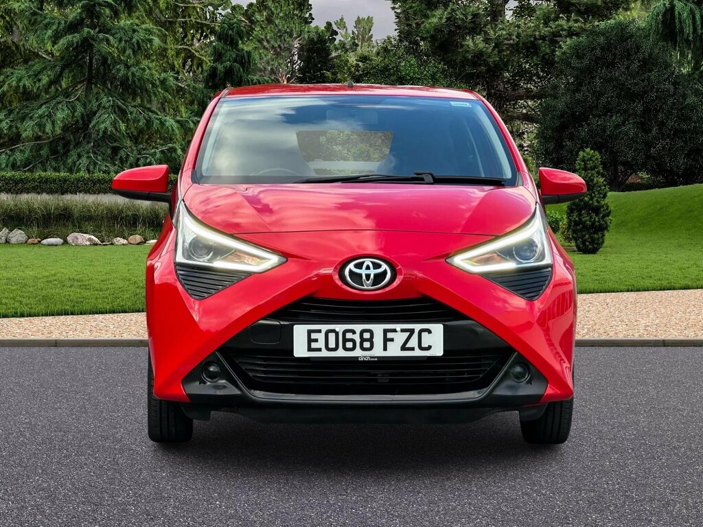 Toyota Aygo 1.0 Vvt-i X-play X-shift Euro 6 EO68FZC Red #2