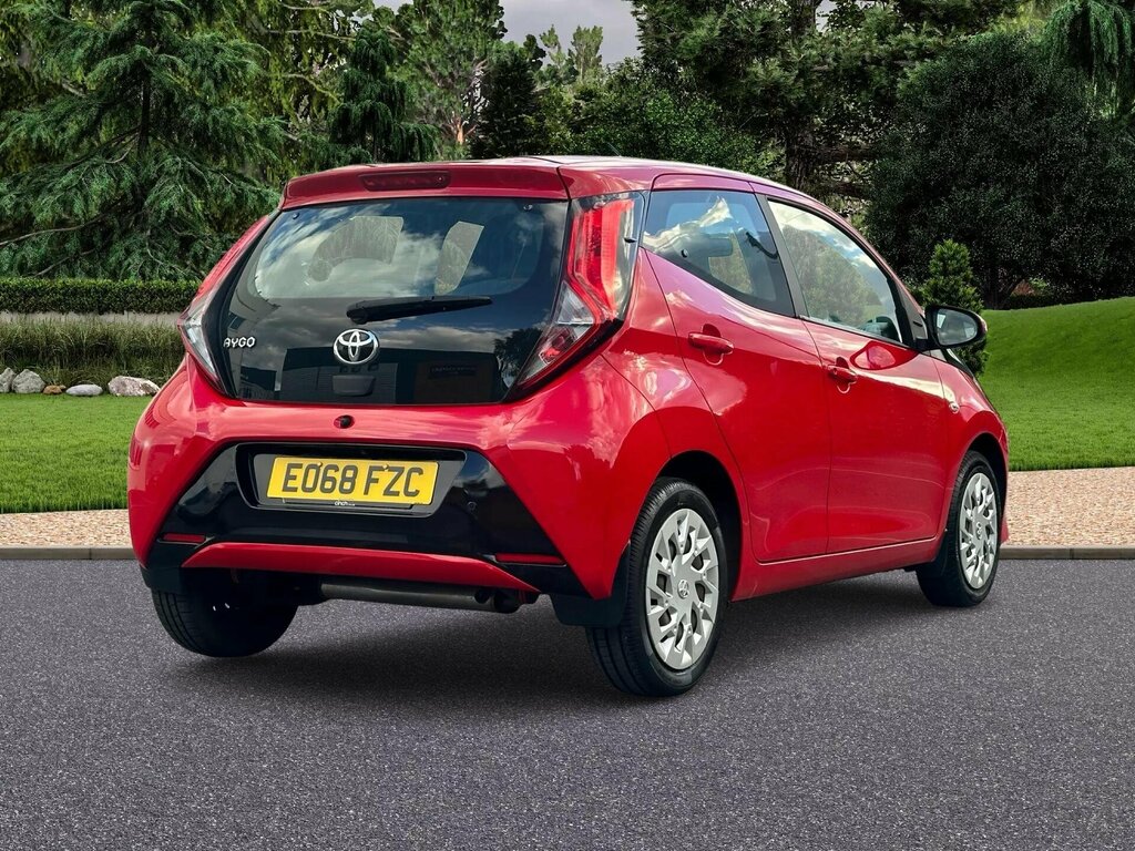 Toyota Aygo 1.0 Vvt-i X-play X-shift Euro 6 EO68FZC Red #6