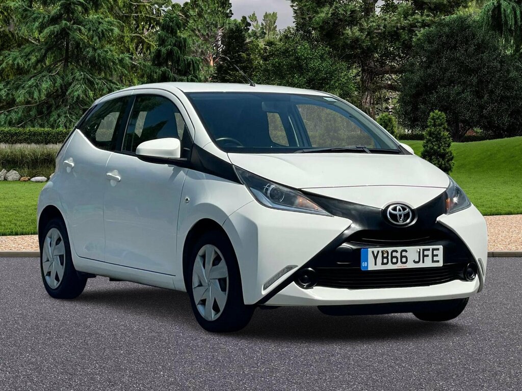 Toyota Aygo 1.0 Vvt-i X-play Euro 6 White