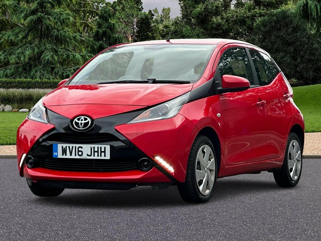 Toyota Aygo 1.0 Vvt-i X-play X-shift Euro 6 Red #3