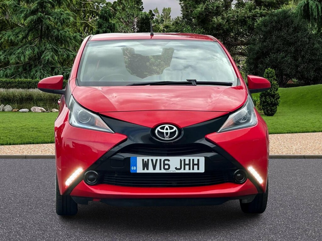 Toyota Aygo 1.0 Vvt-i X-play X-shift Euro 6 Red #2