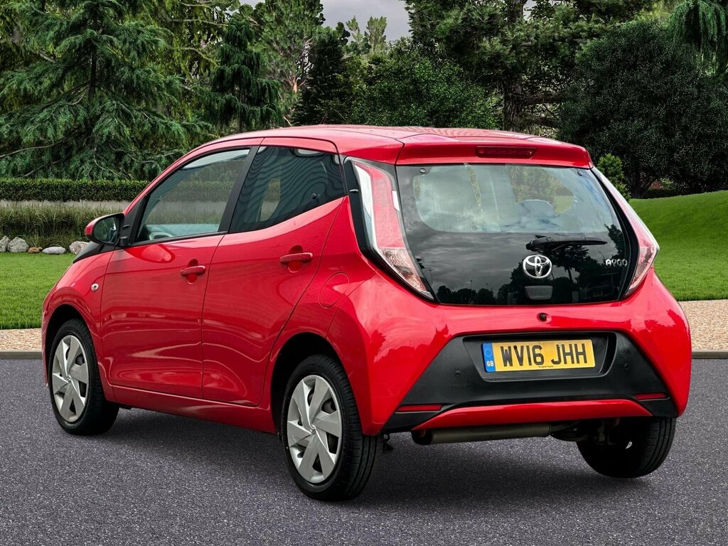 Toyota Aygo 1.0 Vvt-i X-play X-shift Euro 6 Red #4