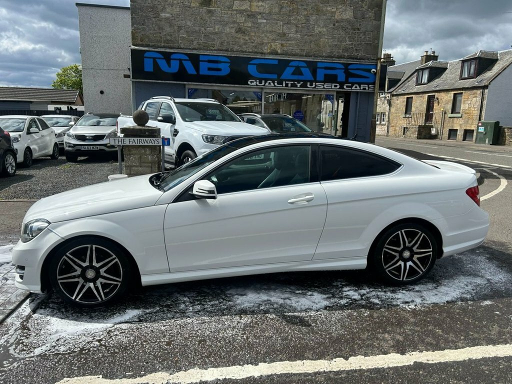 Mercedes-Benz C Class 2.1L Amg Sport Plus White