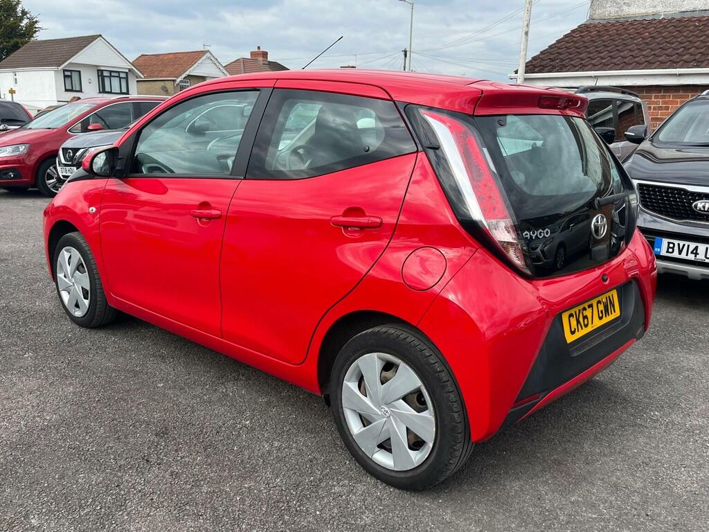 Toyota Aygo 1.0 Vvt-i X-play Euro 6 CK67GWN Red #4