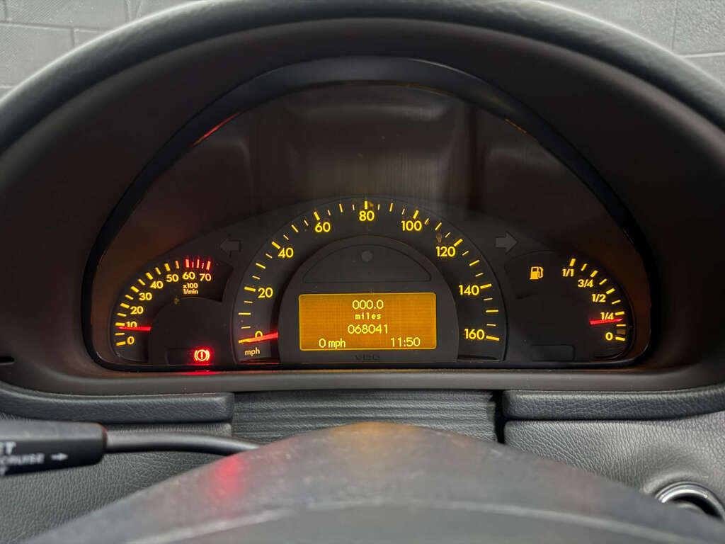 Mercedes-Benz C Class Saloon 2.0 C200 Kompressor Avantgarde 2001X Purple #12