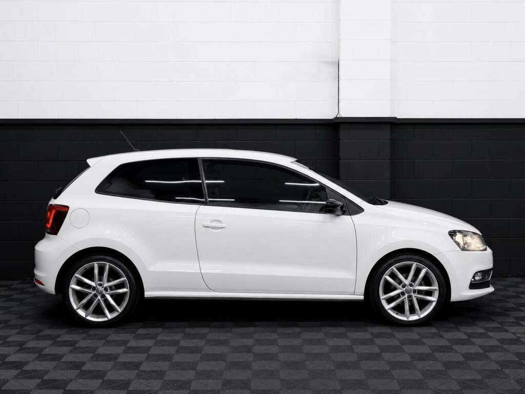 Volkswagen Polo 1.2 Polo Se Design Tsi FE65ULC White #2