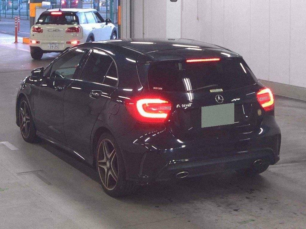 Mercedes-Benz A Class 1.6 A180 Blueefficiency Sport Hatchback Black #2