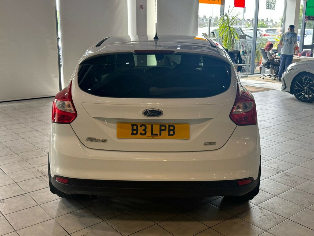 Ford Focus Hatchback 1.0 T Ecoboost Zetec 201362 B3LPB White #6