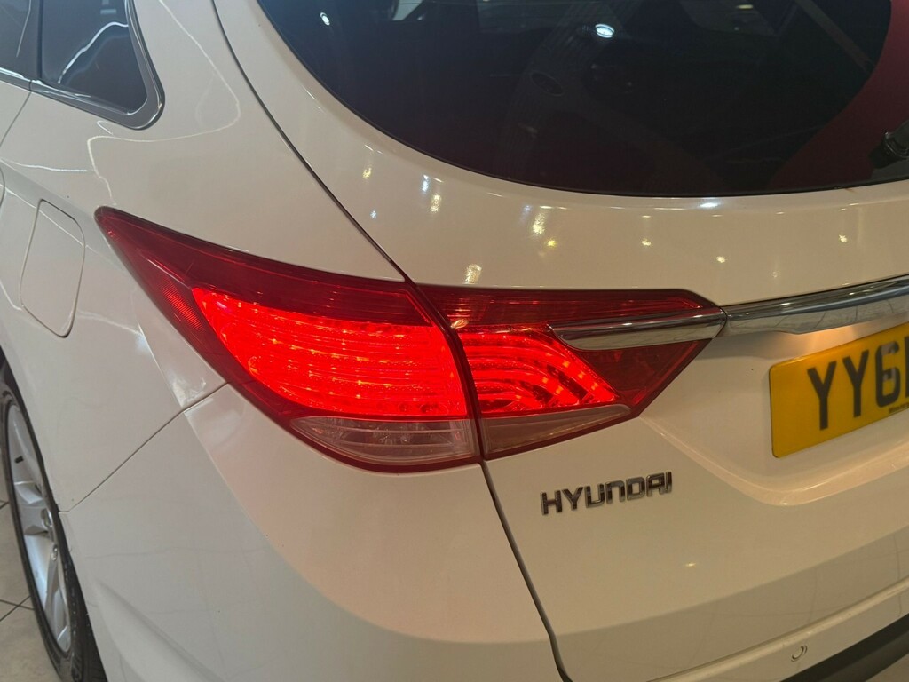 Hyundai I40 I40 Active Blue Drive Crdi White #8