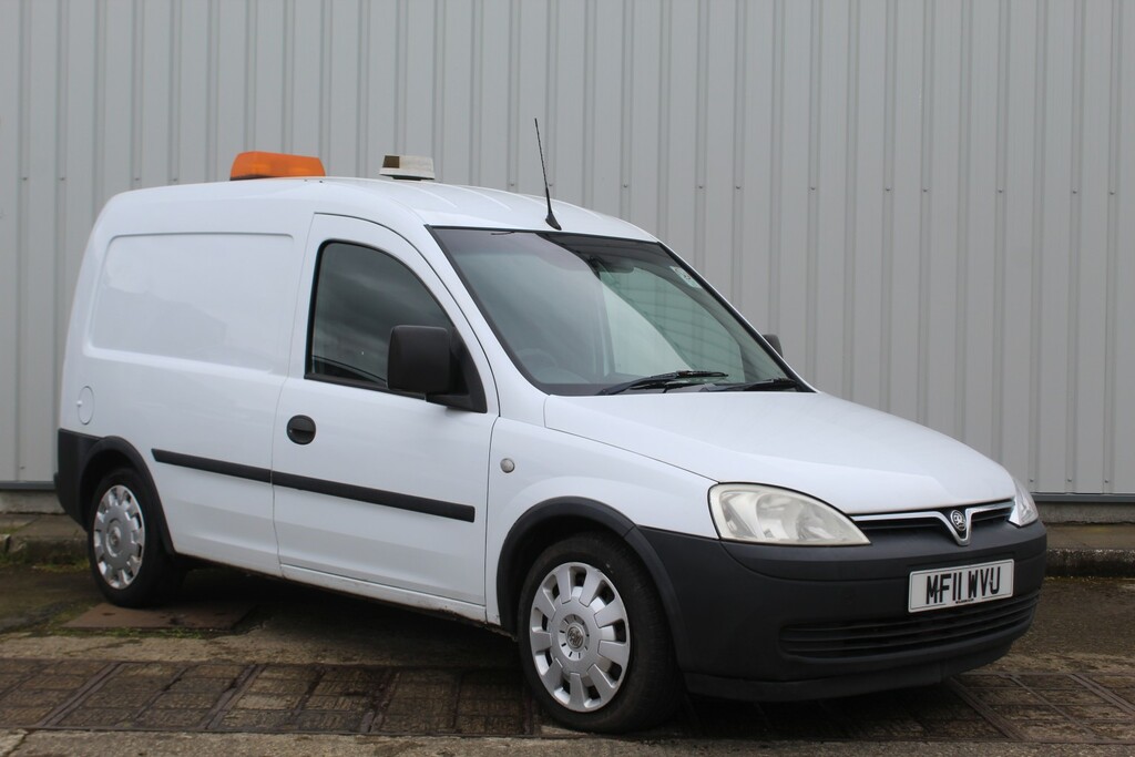 Vauxhall Combo Panel Van 1.3 Cdti 2000 16V 2011 MF11WVU White #2