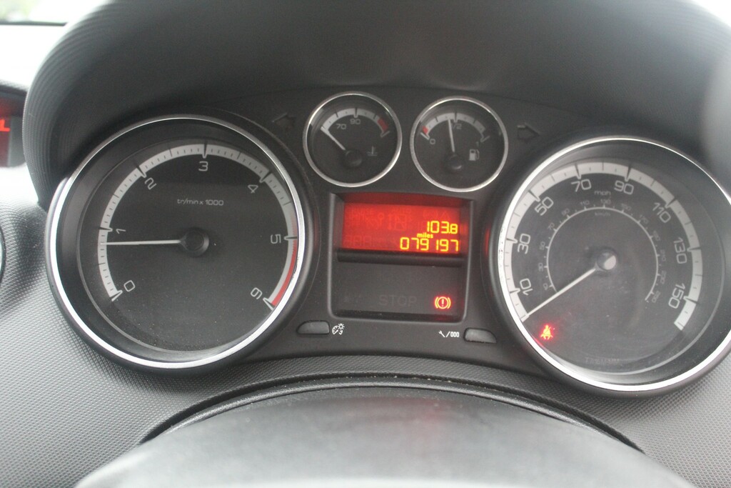 Peugeot 308 Hatchback Activ 1.6Hdi 2011 Blue #6