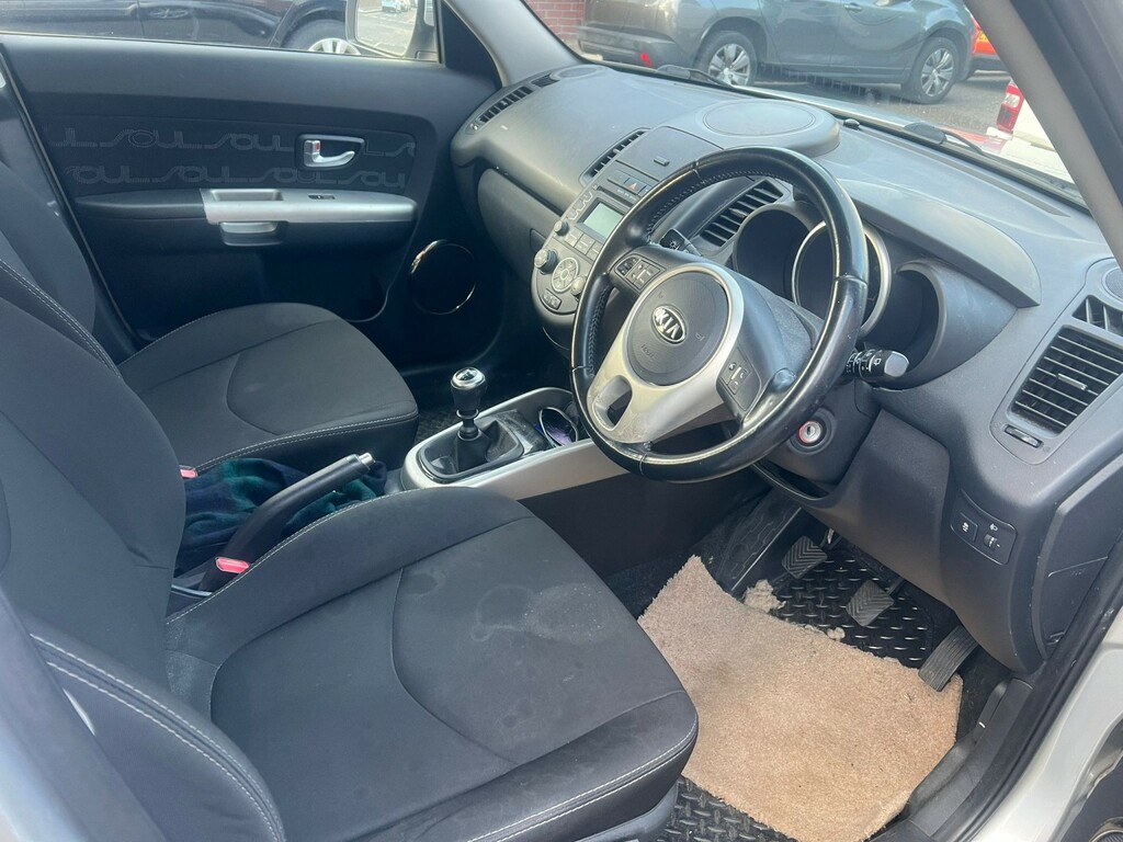 Kia Soul Suv 1.6 Crdi 2 2013 Silver #3