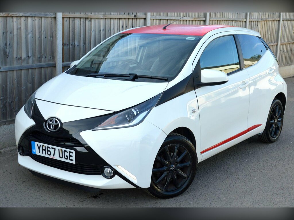 Toyota Aygo 1.0 Vvt-i X-press Euro 6 YH67UGE White #3