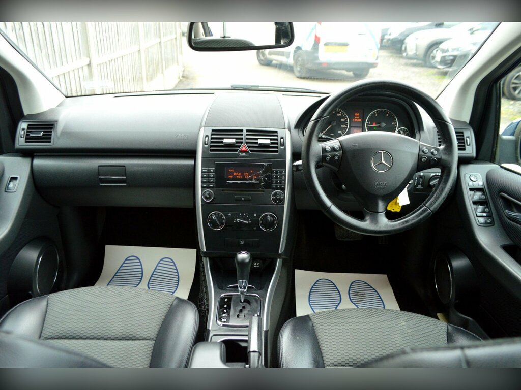 Mercedes-Benz A Class 2.0 A180 Cdi Avantgarde Se Cvt Blue #2