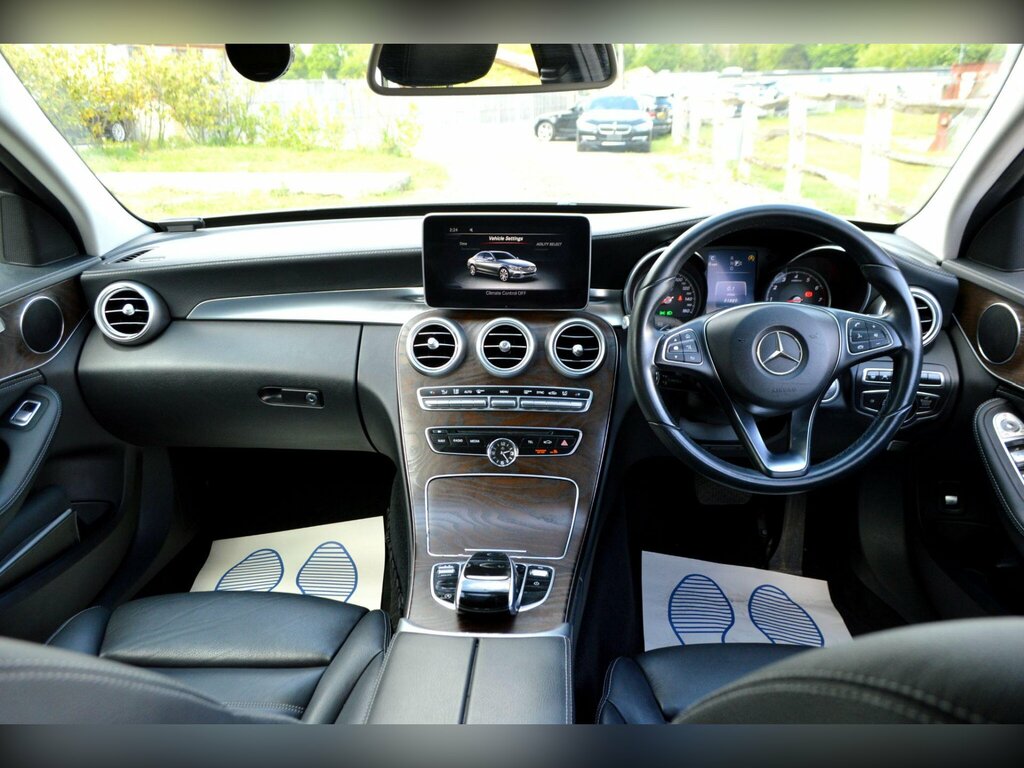 Mercedes-Benz C Class 2.0 C200 Amg Line Premium Saloon 7G-t LW15KTP White #2