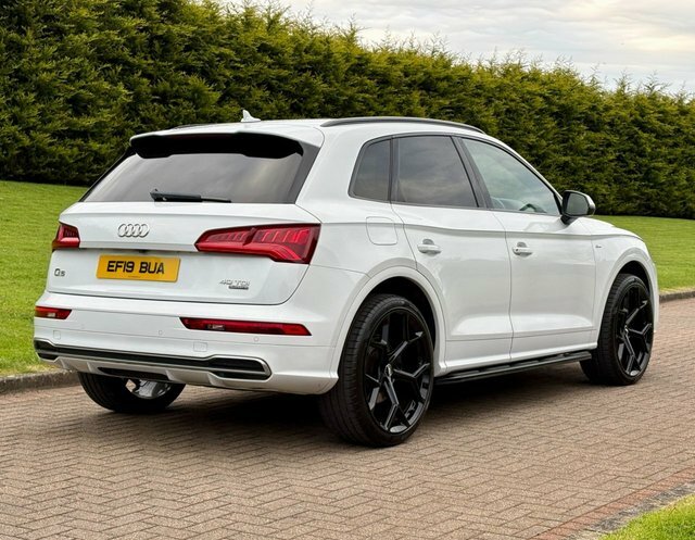 Audi Q5 2.0 Tdi 40 S EF19BUA White #3
