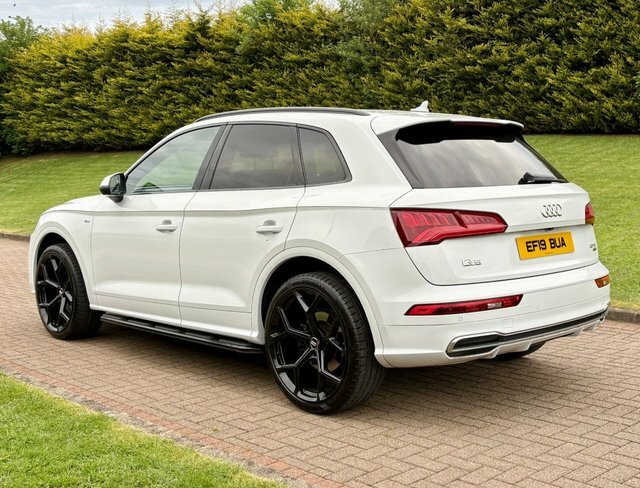 Audi Q5 2.0 Tdi 40 S EF19BUA White #4