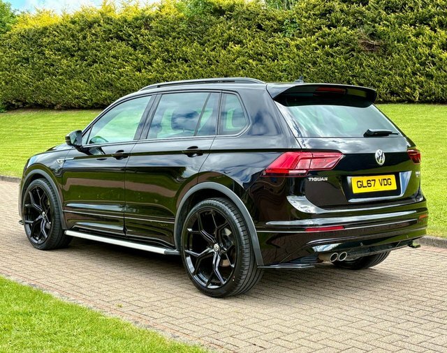 Volkswagen Tiguan 2.0 Tdi R-line Suv GL67VDG Black #4