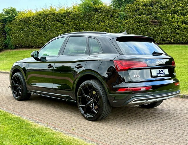 Audi Q5 2.0 Tdi 40 Sport GY21UVG Black #4