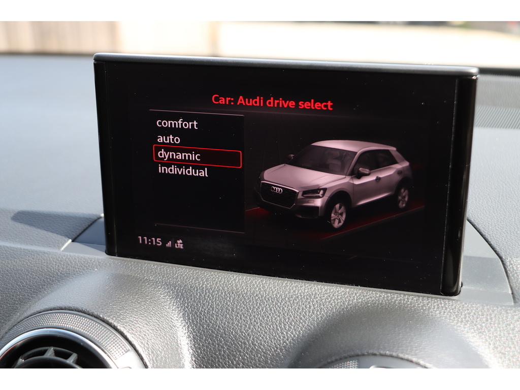 Audi Q2 Tfsi Sport FH19OCV Black #6