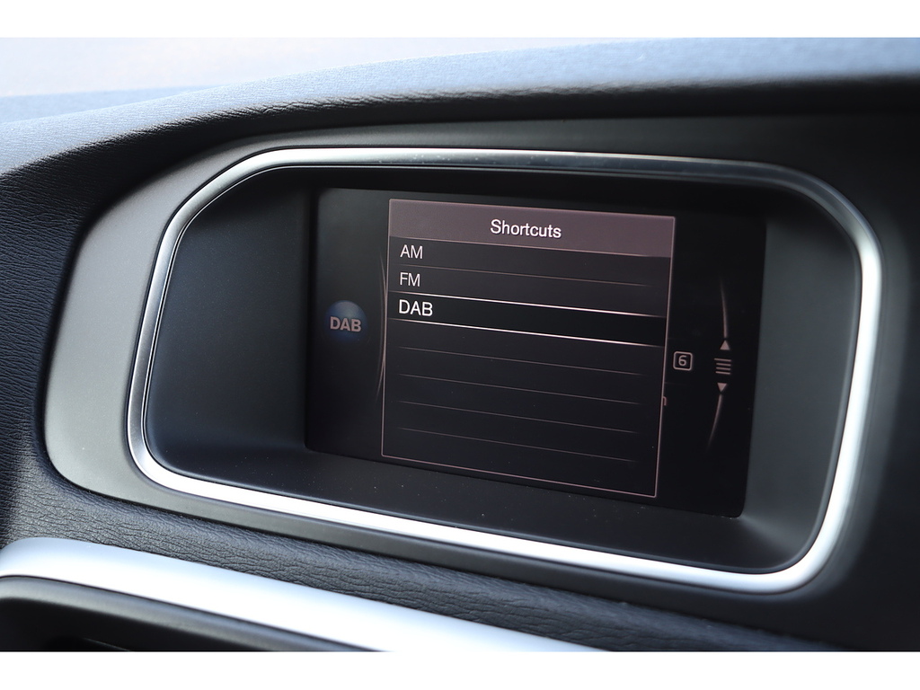 Volvo V40 T3 Inscription PO68NPF White #5