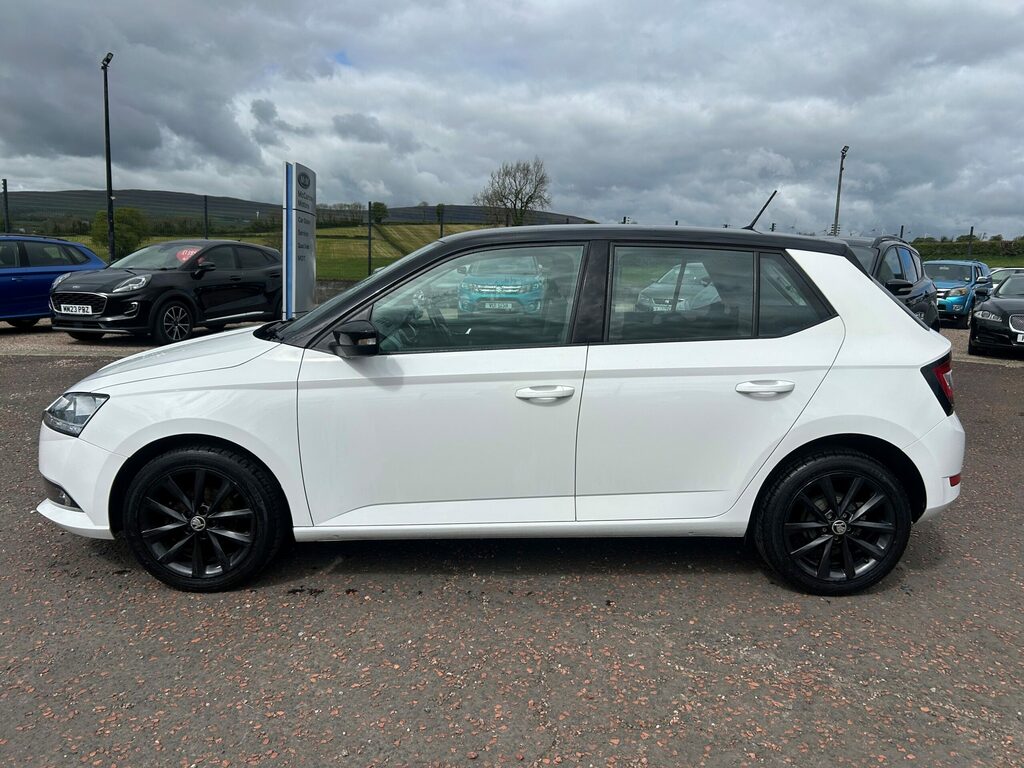 Skoda Fabia 1.0 Mpi Colour Edition SGZ3194 White #4