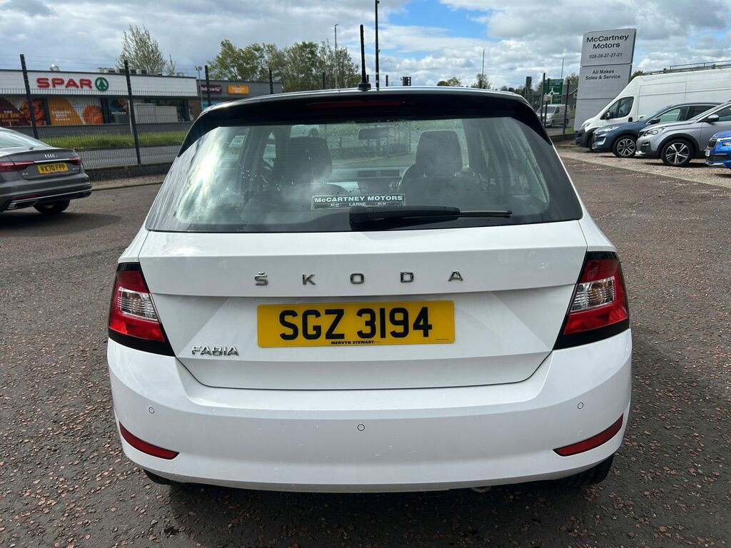 Skoda Fabia 1.0 Mpi Colour Edition SGZ3194 White #5