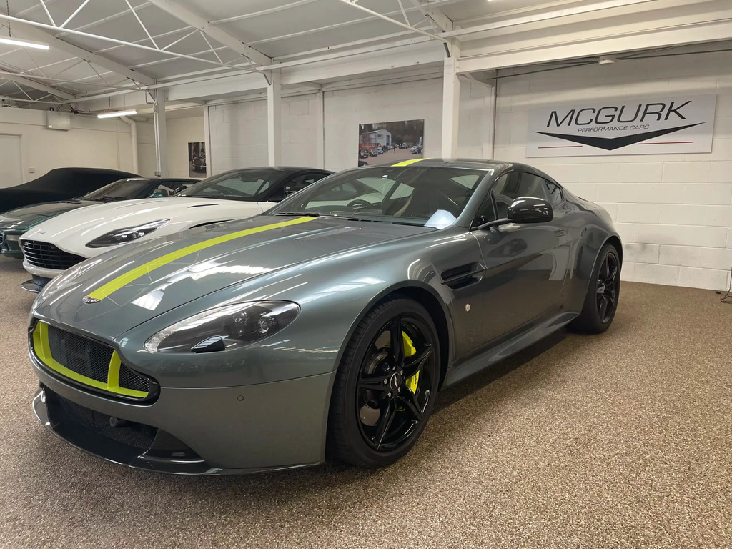 Aston Martin Vantage Vantage