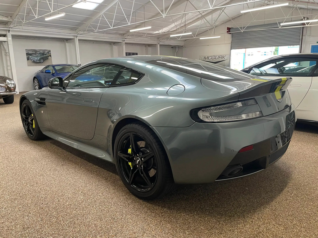 Aston Martin Vantage Vantage #4