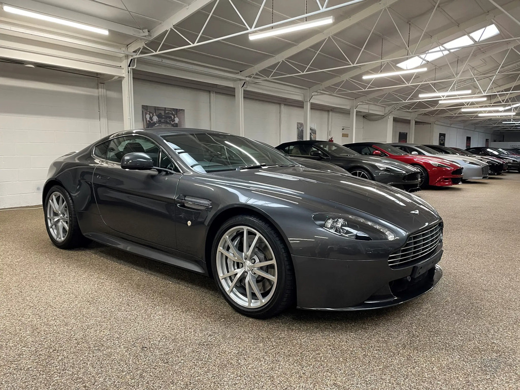 Aston Martin Vantage S