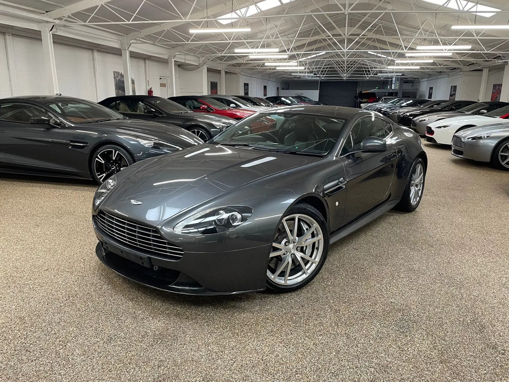 Aston Martin Vantage S #6