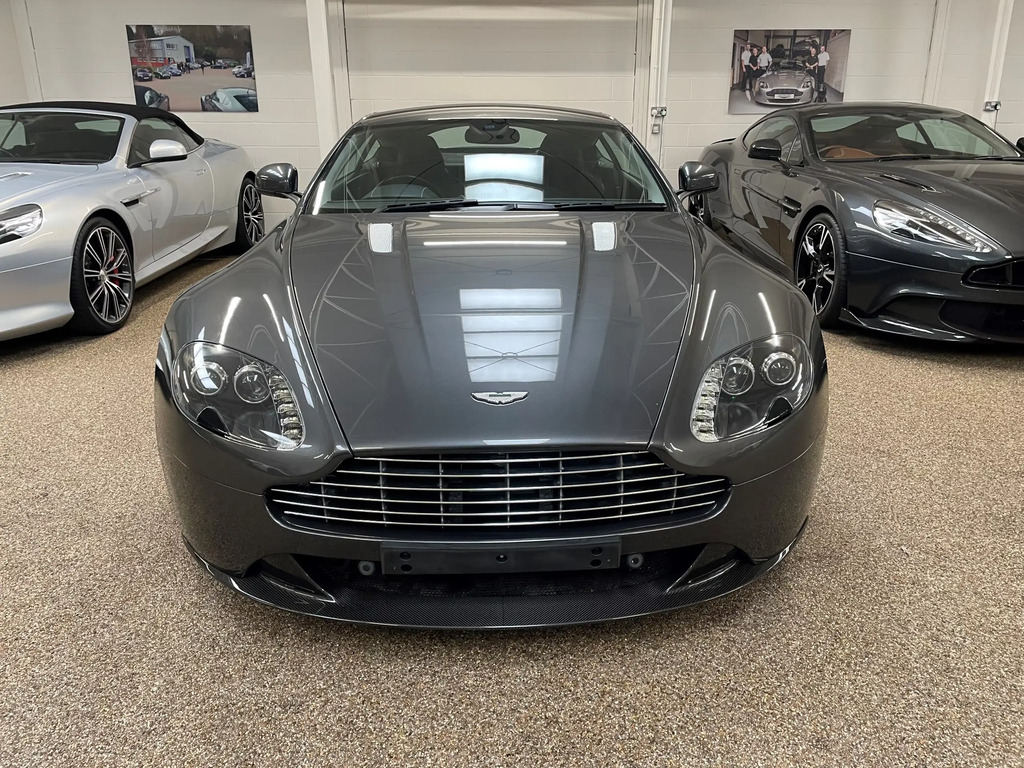 Aston Martin Vantage S #5