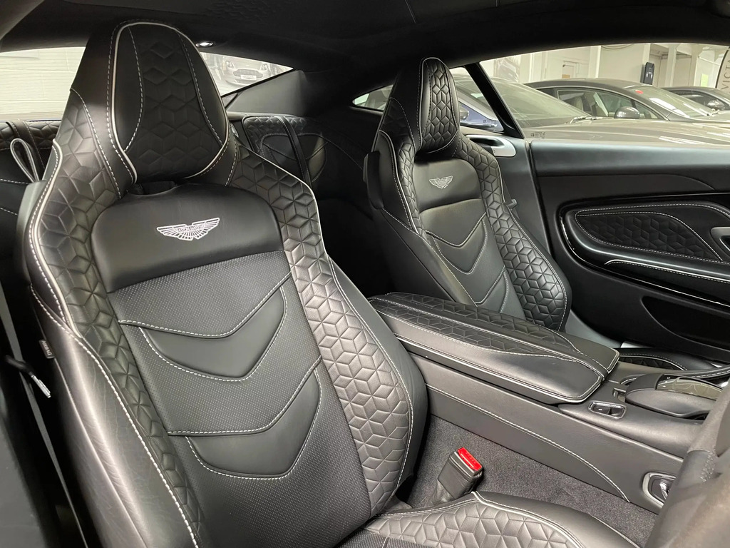 Aston Martin DBS V12  #10