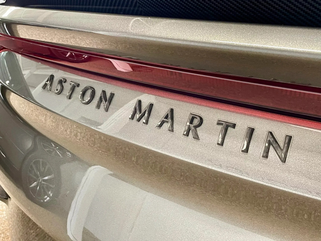 Aston Martin DBS V12  #17