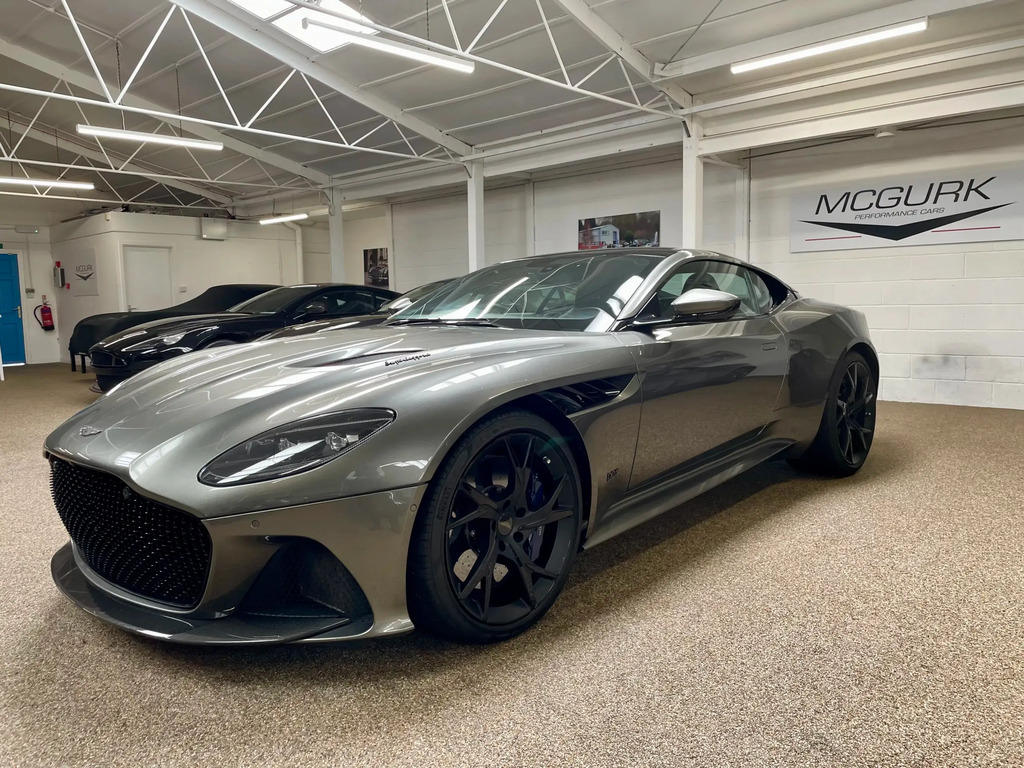 Aston Martin DBS Superleggera 