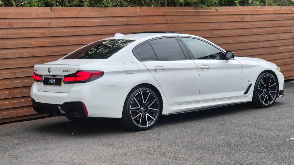 BMW 5 Series 530D Xdrive Mht M Sport White #2