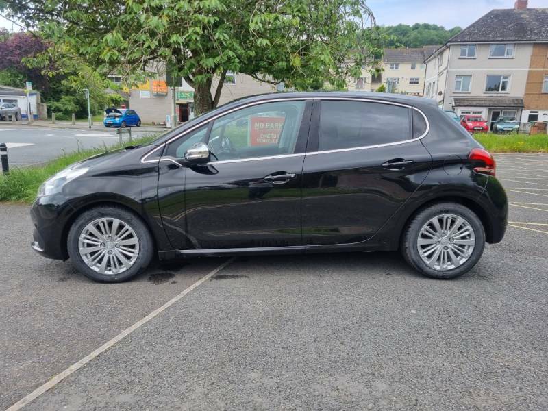 Peugeot 208 1.2 Puretech 82 Allure - 2017 67 FL67XRJ Black #2