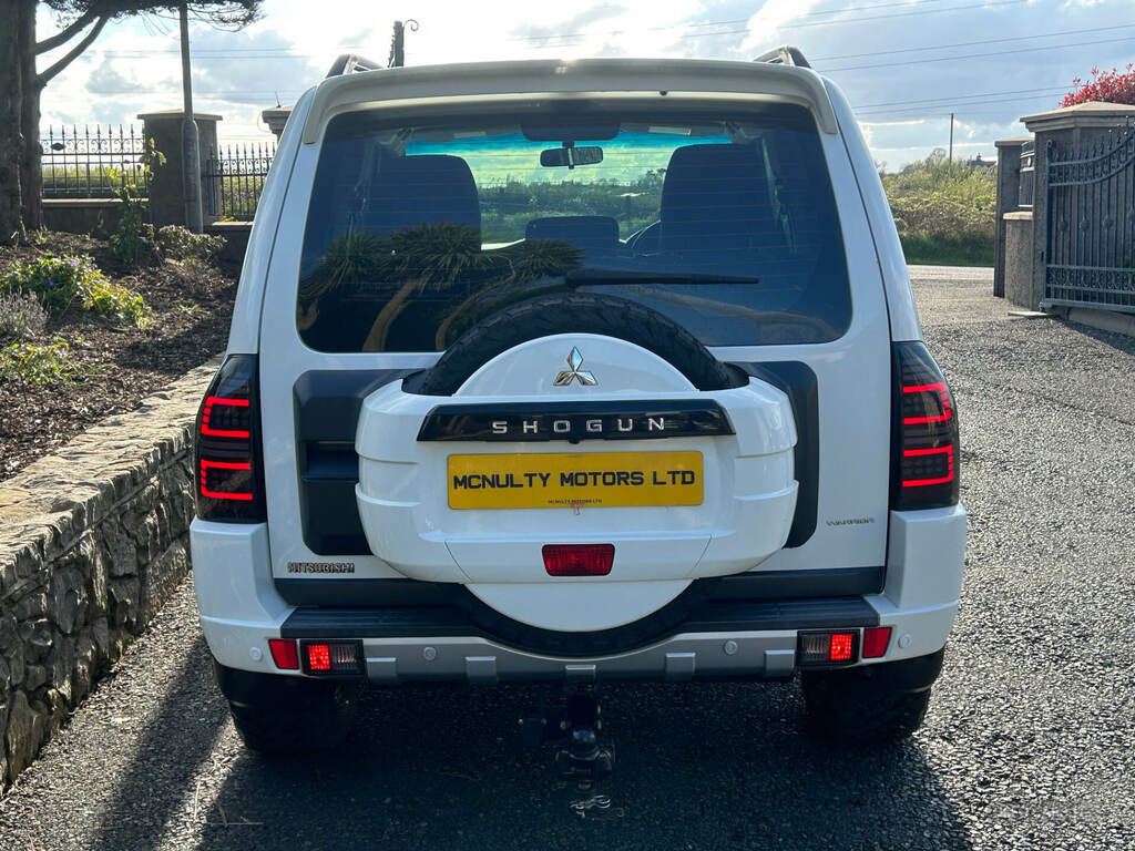 Mitsubishi Shogun 3.2 Di-dc 197 Warrior White #4