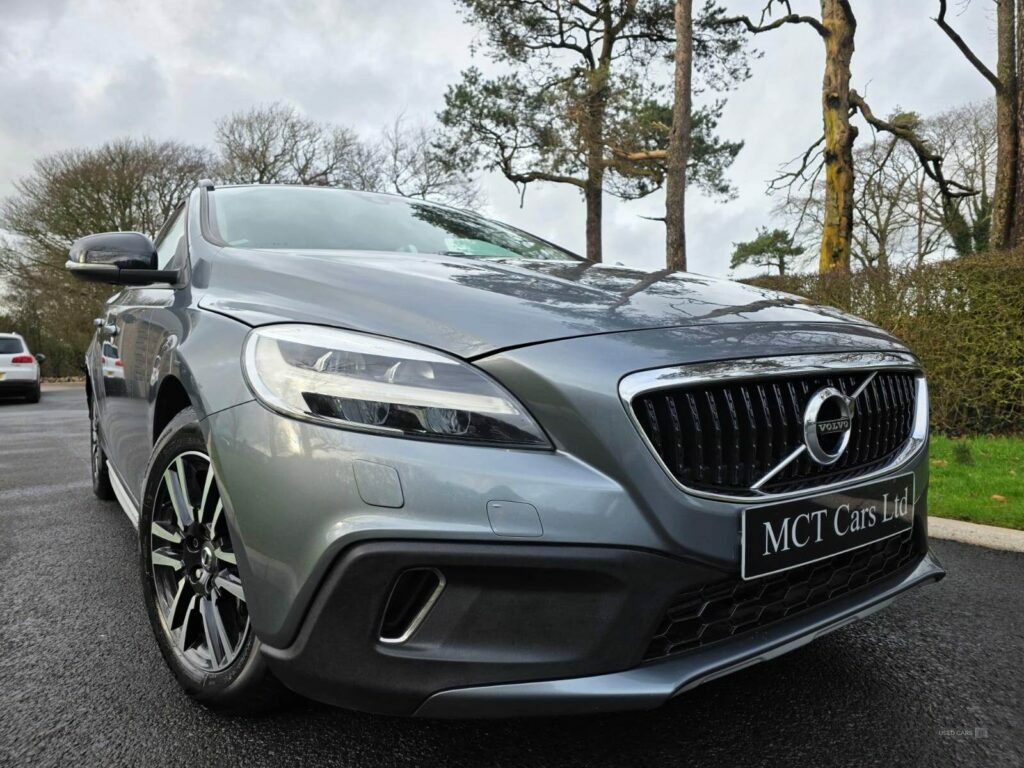 Volvo V40 Cross Country D2 120 Cross Country Heated Leather Led Ligh