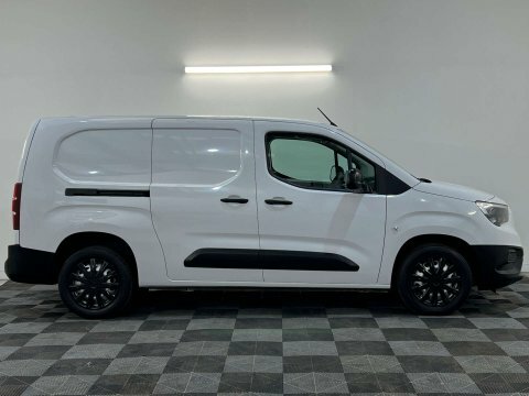 Vauxhall Combo 1.5 Combo 2300 DV24SZC White #2