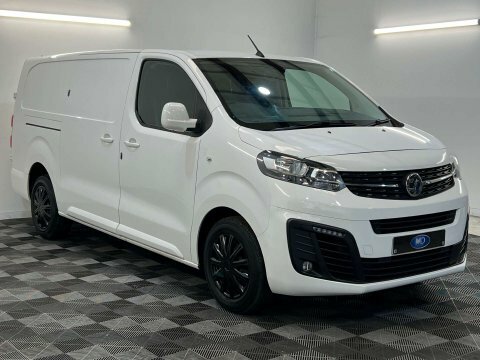 Vauxhall Vivaro 1.5 Vivaro 2900 White
