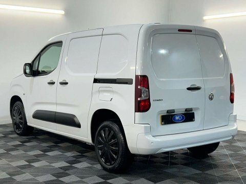 Vauxhall Combo 1.5 Turbo D DV72BMU White #5