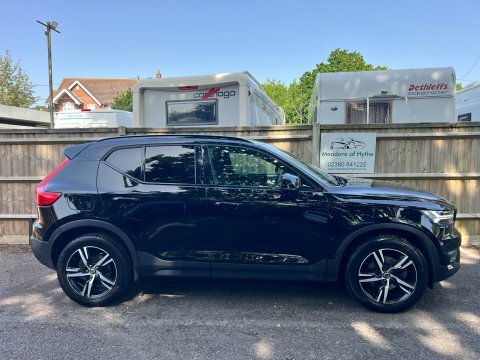 Volvo XC40 2.0 T4 R-design AP19EGC Black #3