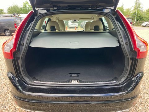 Volvo XC60 2.4 D5 Se LL65GXH Black #5