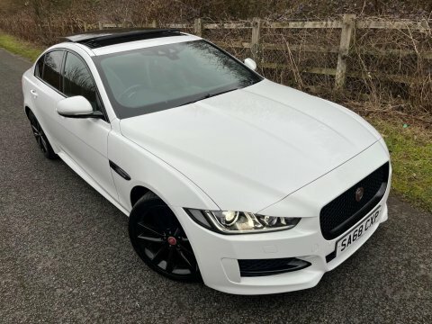 Jaguar XE 2018 68 D White